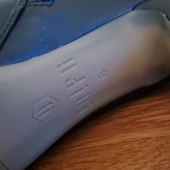 Chic Black Heeled Boots with Buckle Detail - Picture 2 of 9